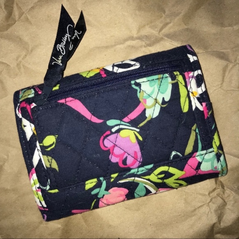 Vera Bradley Riley Compact Wallet in Ribbons - Picture 2 of 3
